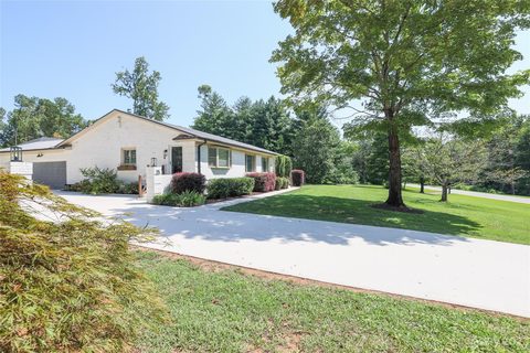 25 Bowen Drive sold home in Branch Woods, Belmont, NC
