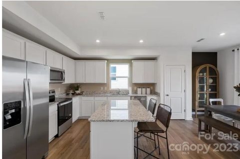 532 Amhurst Street 8