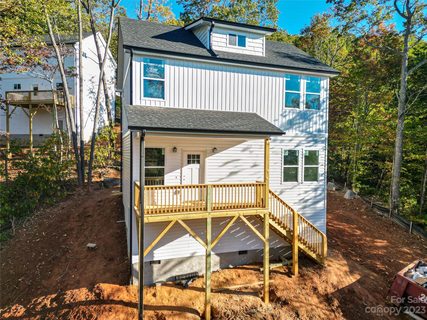 31 Hunting Lodge Drive sold home in Hunting Lodge Acres, Black Mountain, NC
