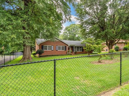1927 Berkshire Drive sold home in Kingston Hills, Gastonia, NC