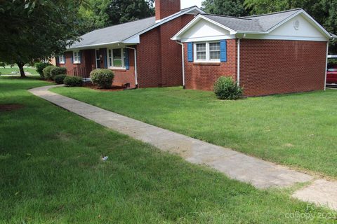 401 Armstrong Park Road sold home in Thomas Acres, Gastonia, NC