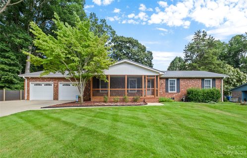 209 Laura Springs Drive sold home in Crane Creek Terrace, Salisbury, NC