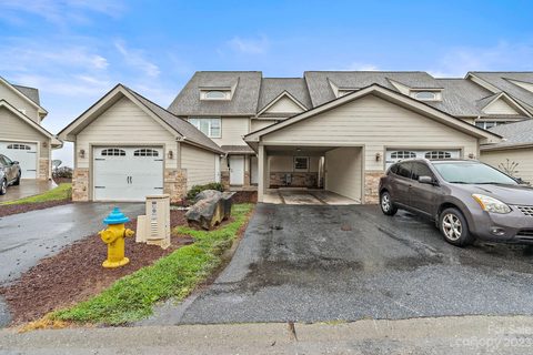 47 Rotunda Circle sold townhome in Scenic View Terrace, Asheville, NC