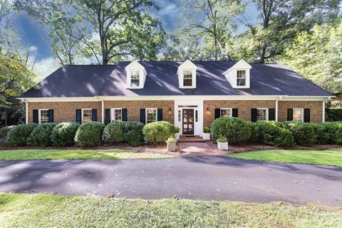 2411 Lemon Tree Lane
