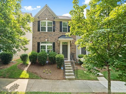 6912 Colonial Garden Drive