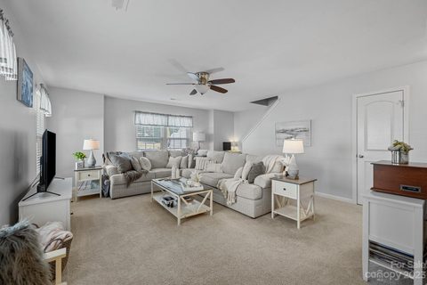813 Ranchero Street sold home in Vintage Place Townhomes, Statesville, NC