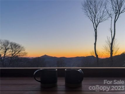 102 Sugar Ski Drive sold home in Sugar Ski & Country Club, Sugar Mountain, NC
