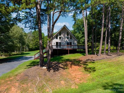 6998 Navajo Trail sold home in LAND HARBOR, Sherrills Ford, NC