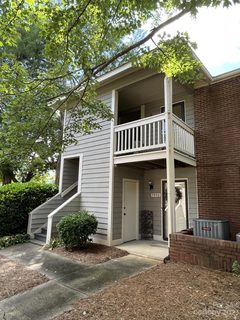 7928 Greenside Court