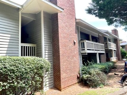 8019 Greenside Court