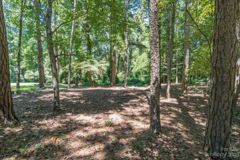 8819 Crestwood Drive