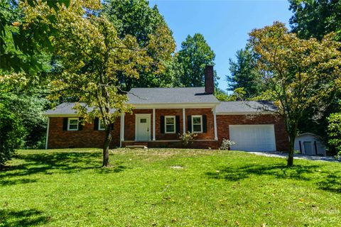 102 Greenbriar Avenue sold home in Greenbriar, Flat Rock, NC