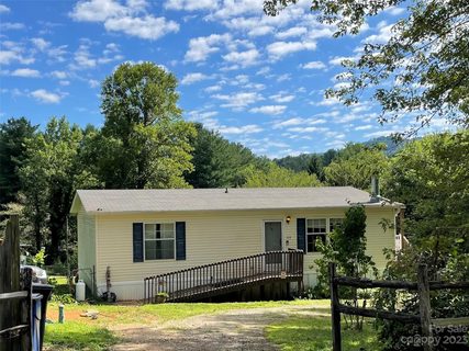 155 Ridge Top Trace sold home in Fox Ridge, Hendersonville, NC