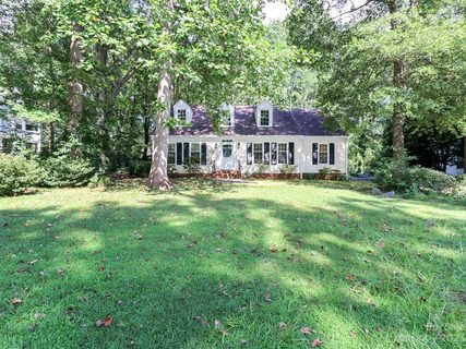 1825 Bobolink Lane