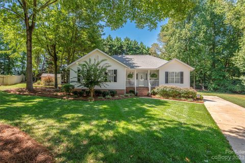 5905 Loch Arbor Lane sold home in Mcalpine Woods, Mint Hill, NC