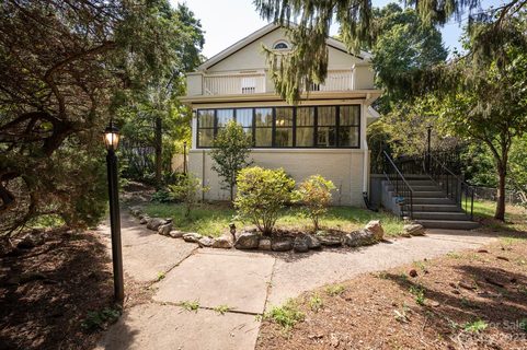 75 Lakewood Drive