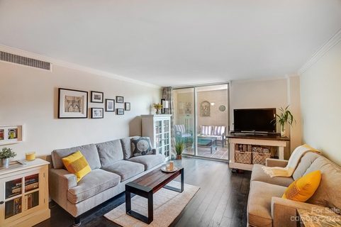 1300 Queens Road 212 sold home in Queens Towers, Charlotte, NC