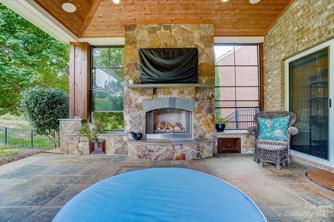 10012 Paxton Run Road sold home in Ardrey Chase, Charlotte, NC