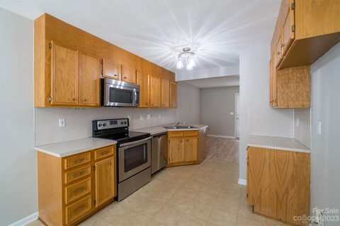 3372 White Oak Court