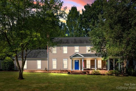 1912 Watlington Drive sold home in Greenbriar, Charlotte, NC