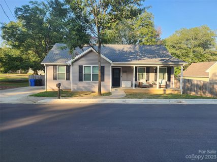 326 Nesbit Avenue