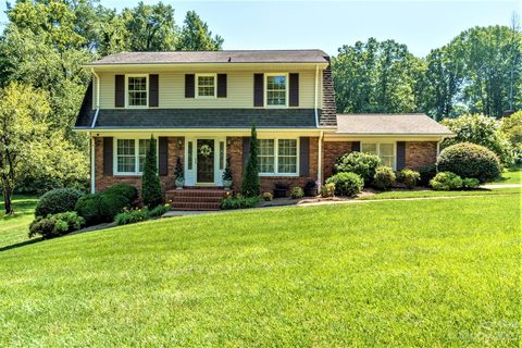 304 7th Street Place