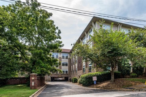 404 N Laurel Avenue 27