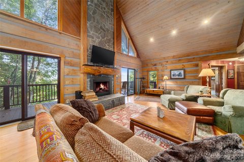 120 Woodpecker Road sold home in Upper Woodlands, Maggie Valley, NC