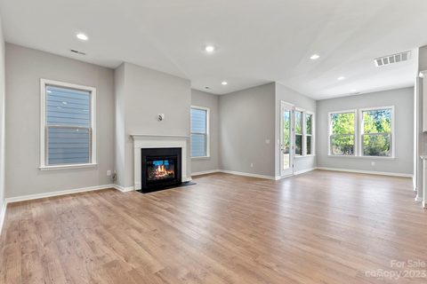 Previously sold for $581,799