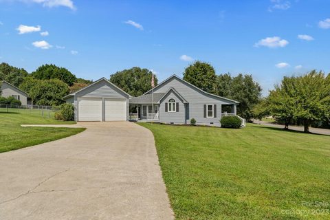 2101 Evergreen Drive 5 sold home in South Lakes, Newton, NC