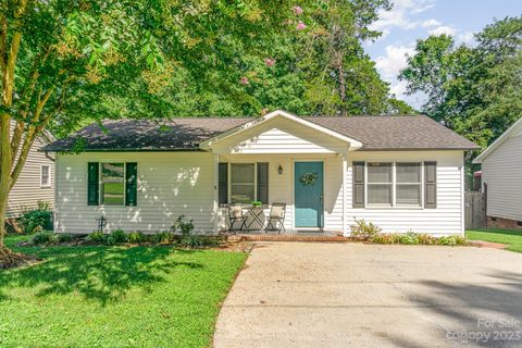 1318 Ridgewood Drive sold home in Hidden Valley, Concord, NC
