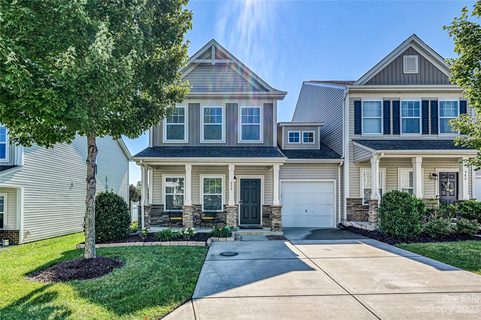 950 Summerlake Drive sold townhome in Regal Manor, Fort Mill, SC