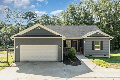 1424 Crescent Street sold home in Bramblewood, Monroe, NC
