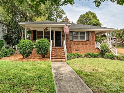 2113 Lombardy Circle