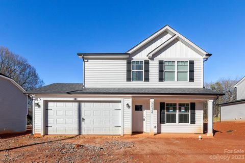 8024 Linda Lake Drive sold home in King Acres, Charlotte, NC