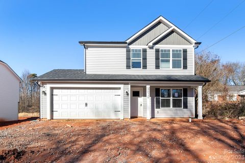 8020 Linda Lake Drive sold home in King Acres, Charlotte, NC
