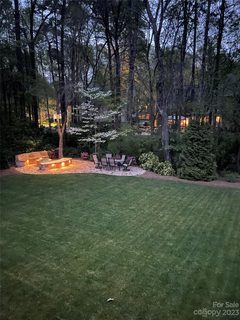5121 Chestnut Knoll Lane