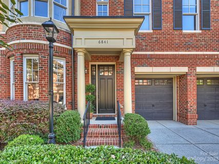 6841 Louisburg Square Lane