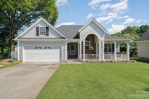 2562 Paddle Place