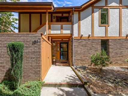 101 Fleetwood Plaza sold condo in Fleetwood Plaza, Hendersonville, NC