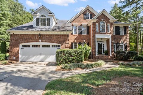 8903 Horsecroft Court