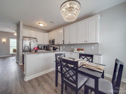 1012 Magna Lane