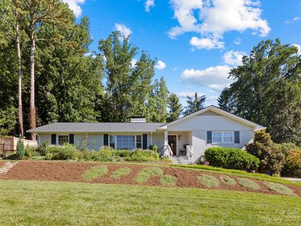 4 Oak Forest Court