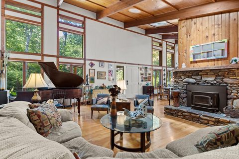 988 High Rock Acres Drive sold home in High Rock Acres, Black Mountain, NC