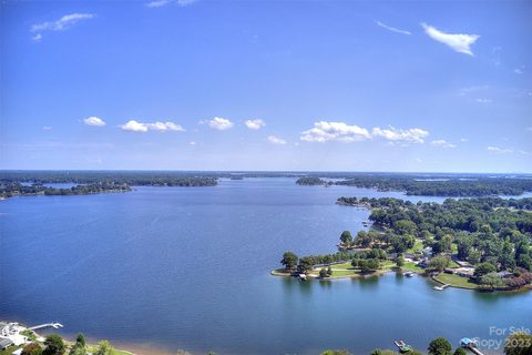 4954 Moonlite Bay Drive sold home in Moonlite Bay, Sherrills Ford, NC