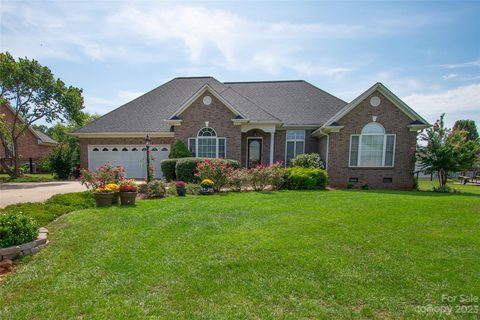 2932 Woodfield Lane sold home in THE FIELDS AT WEATHERWOOD, Lincolnton, NC