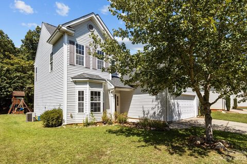 2711 Oakdale Pasture Drive sold home in Pointe At Oakdale, Charlotte, NC