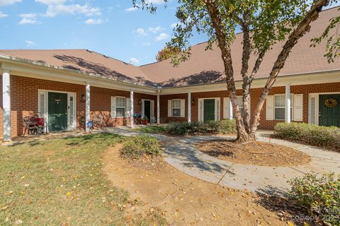 7049 Somerset Springs Drive sold condo in Somerset Springs, Charlotte, NC