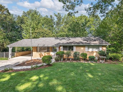 38 Azalea Road sold home in Rosscraggon, Arden, NC