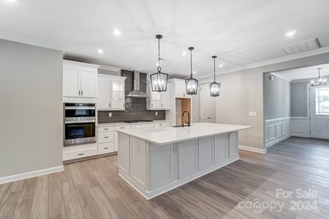 Previously sold for $639,490